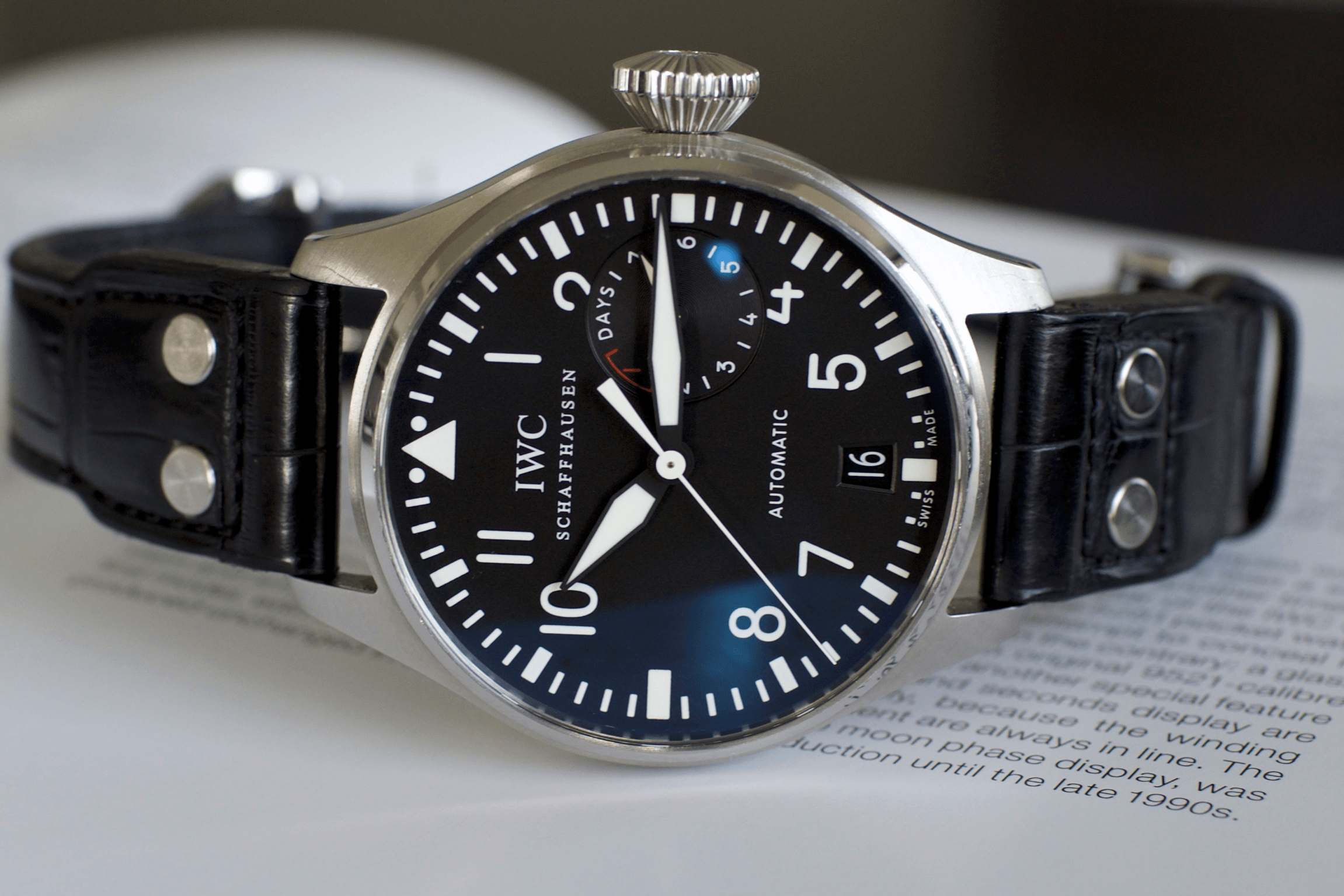 IWC SCHAFFHAUSEN - WearingTime Luxury Watches