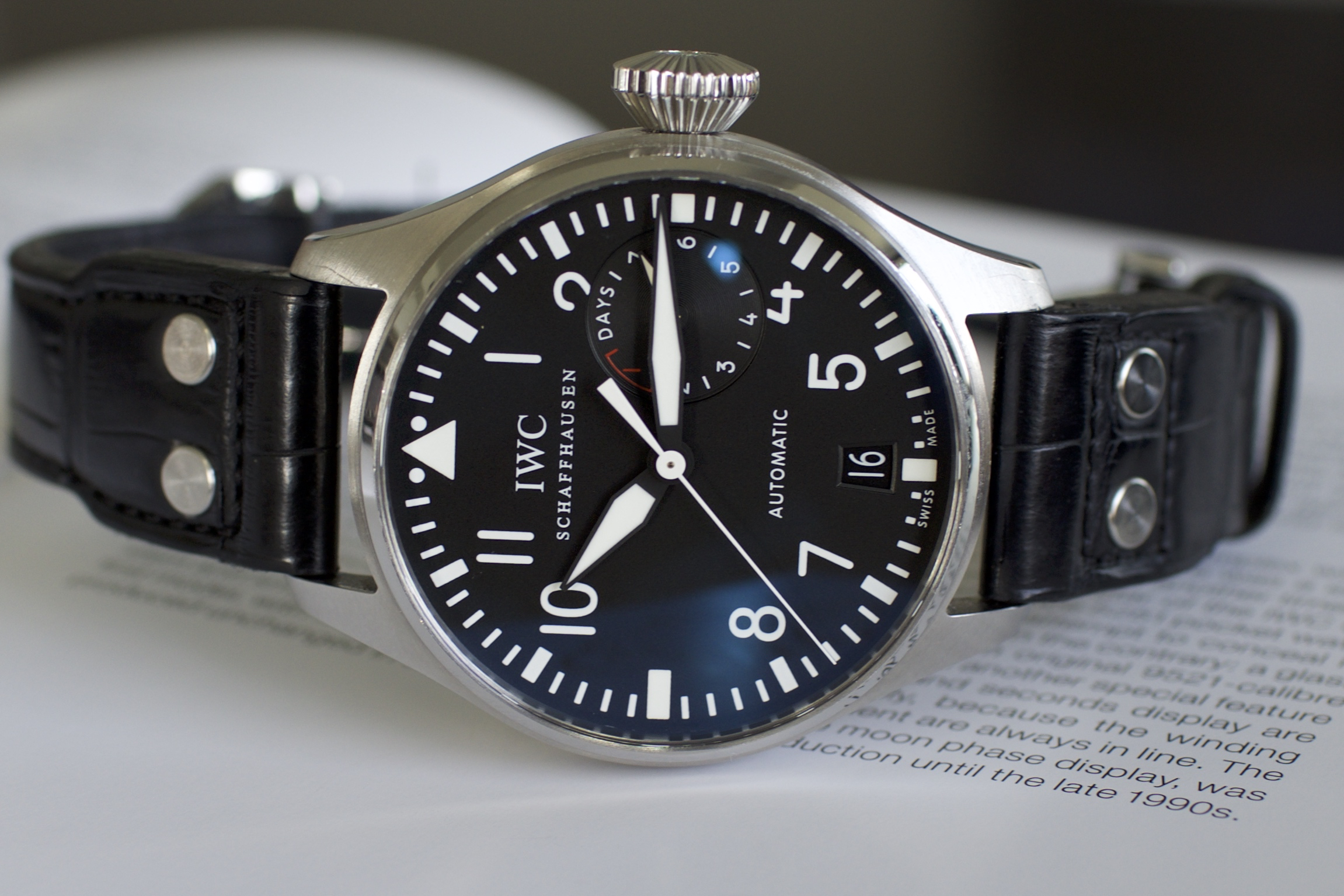 IWC SCHAFFHAUSEN - WearingTime Luxury Watches