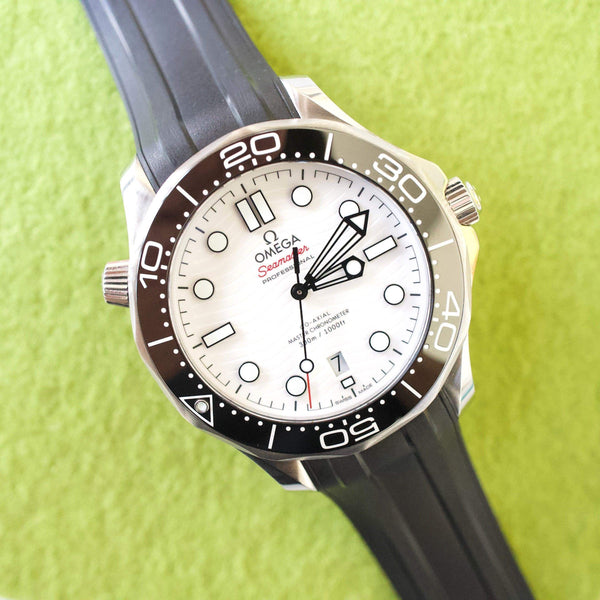 SOLDOUT: Omega Seamaster Diver 300M  21032422004001 42MM Ceramic White Dial  CoAxial  Box