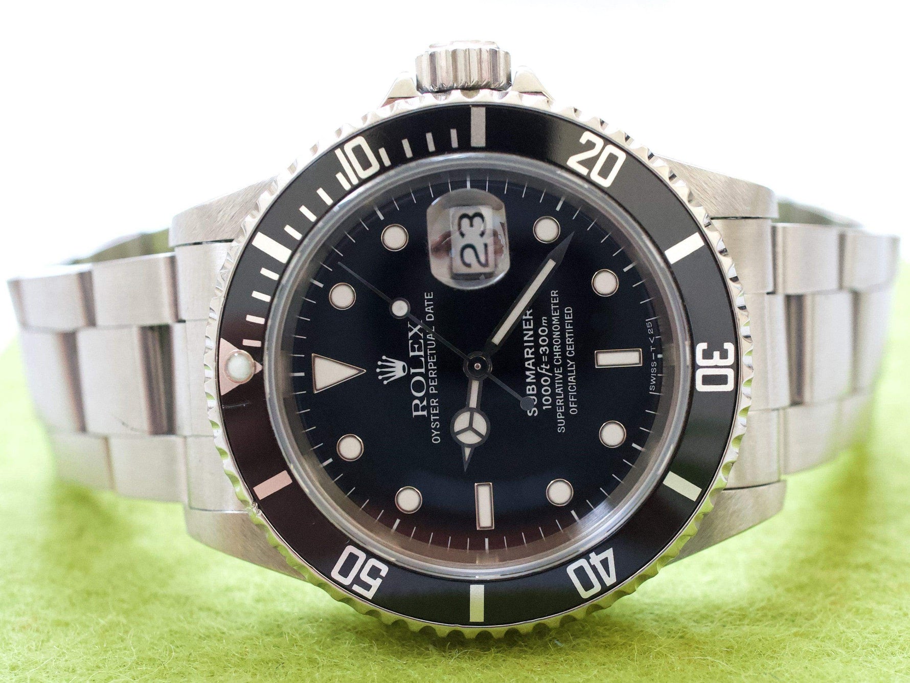 Rolex Submariner Date 16610 40MM Automatic Factory Rolex Box 1993 - WearingTime Luxury Watches
