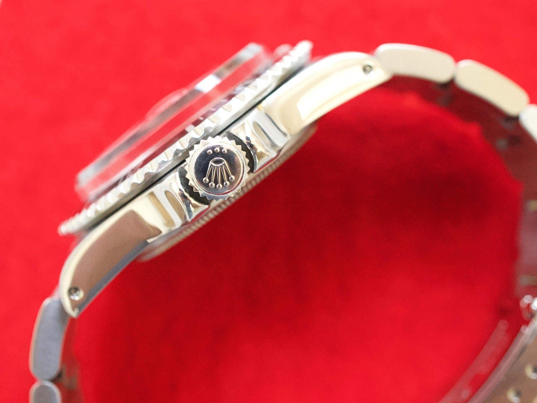 Rolex Submariner Date 1680 40MM FEET FIRST MK1 Original Dial and Handset Vintage - WearingTime Luxury Watches