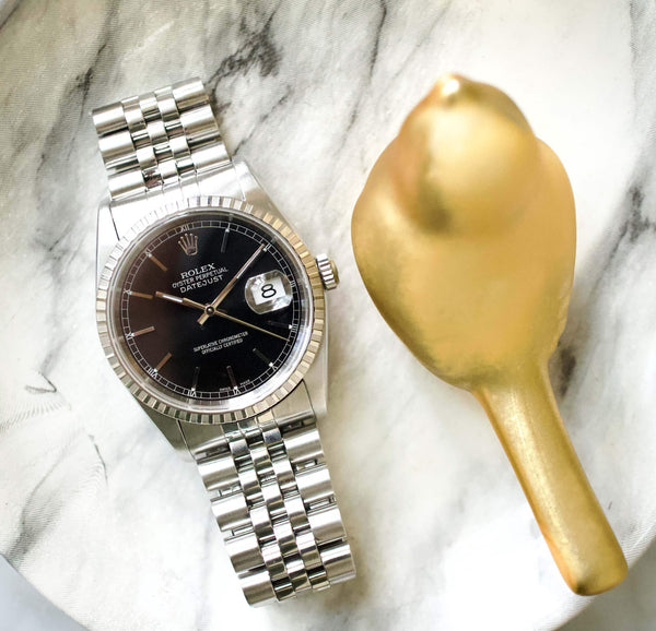 SOLDOUT: Rolex 16220 Datejust 36MM Automatic Quickset Sapphire Engine Turned Jubilee Box CERTIFIED Year 2000 No Holes
