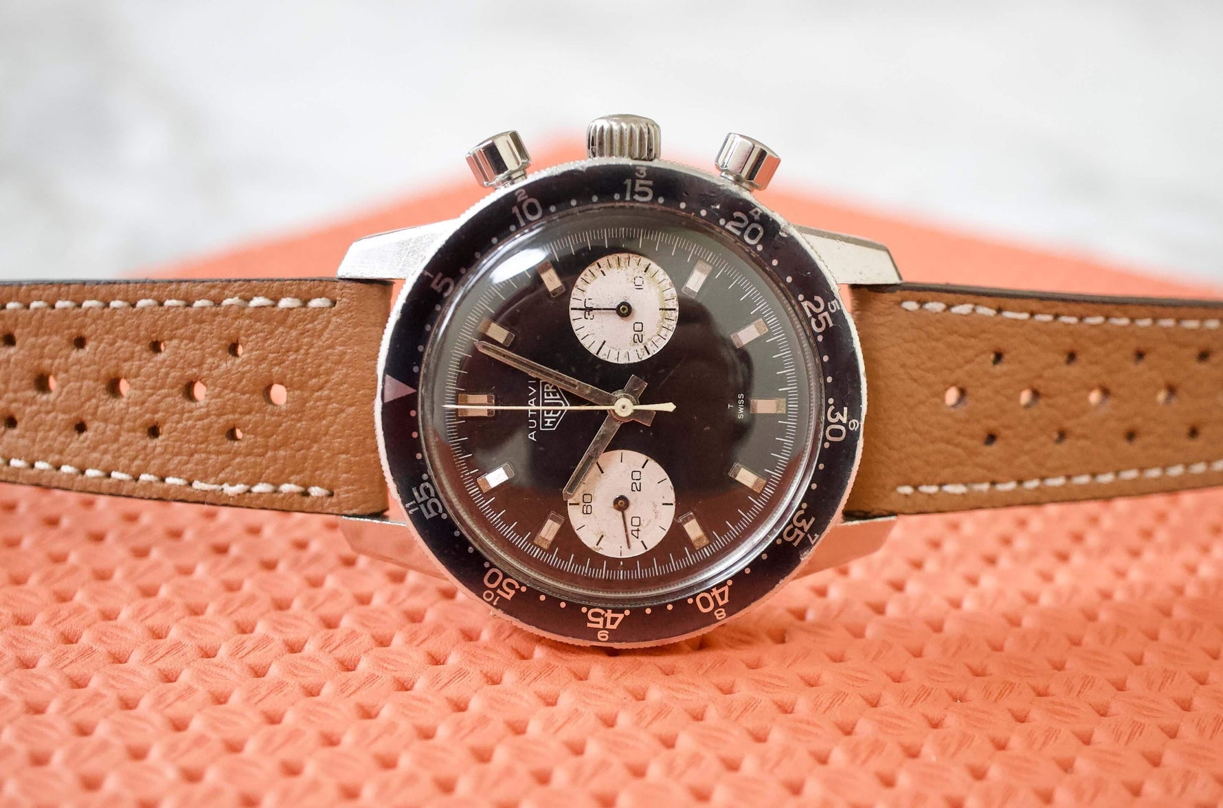 Heuer Autavia 7763C 40MM Vintage Racing Chronograph Black Steel 1968 - WearingTime Luxury Watches