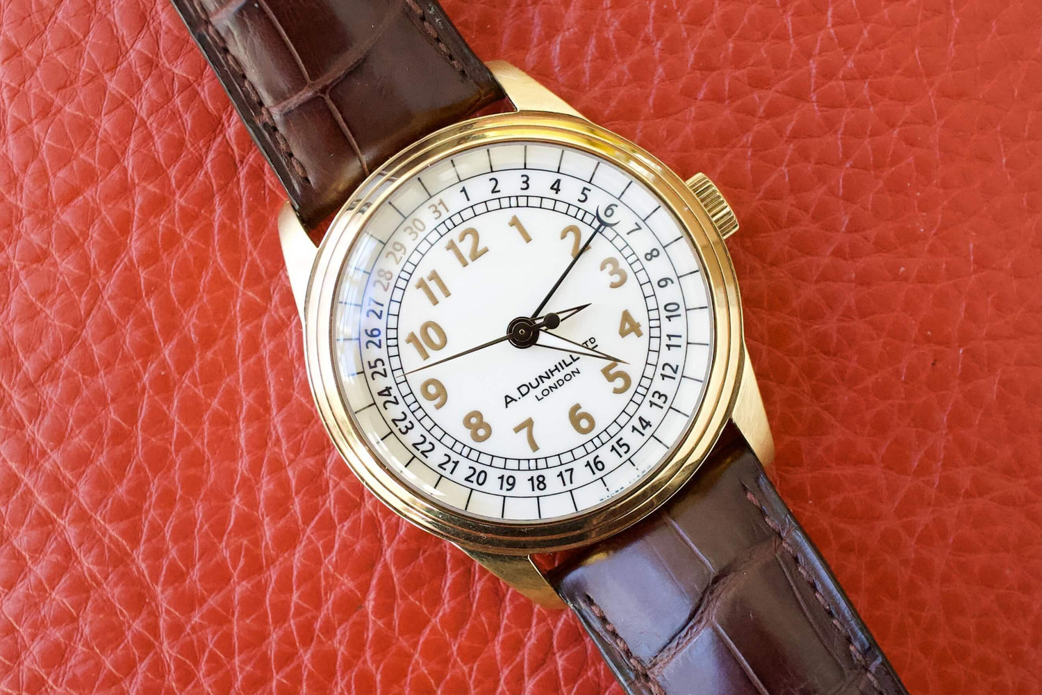SOLD OUT: Dunhill Solid 18K GOLD Pointer Date 40mm Mens Watch Limited to 500 - WearingTime Luxury Watches