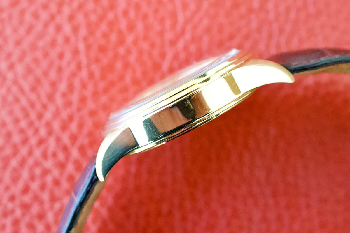 SOLD OUT: Dunhill Solid 18K GOLD Pointer Date 40mm Mens Watch Limited to 500 - WearingTime Luxury Watches