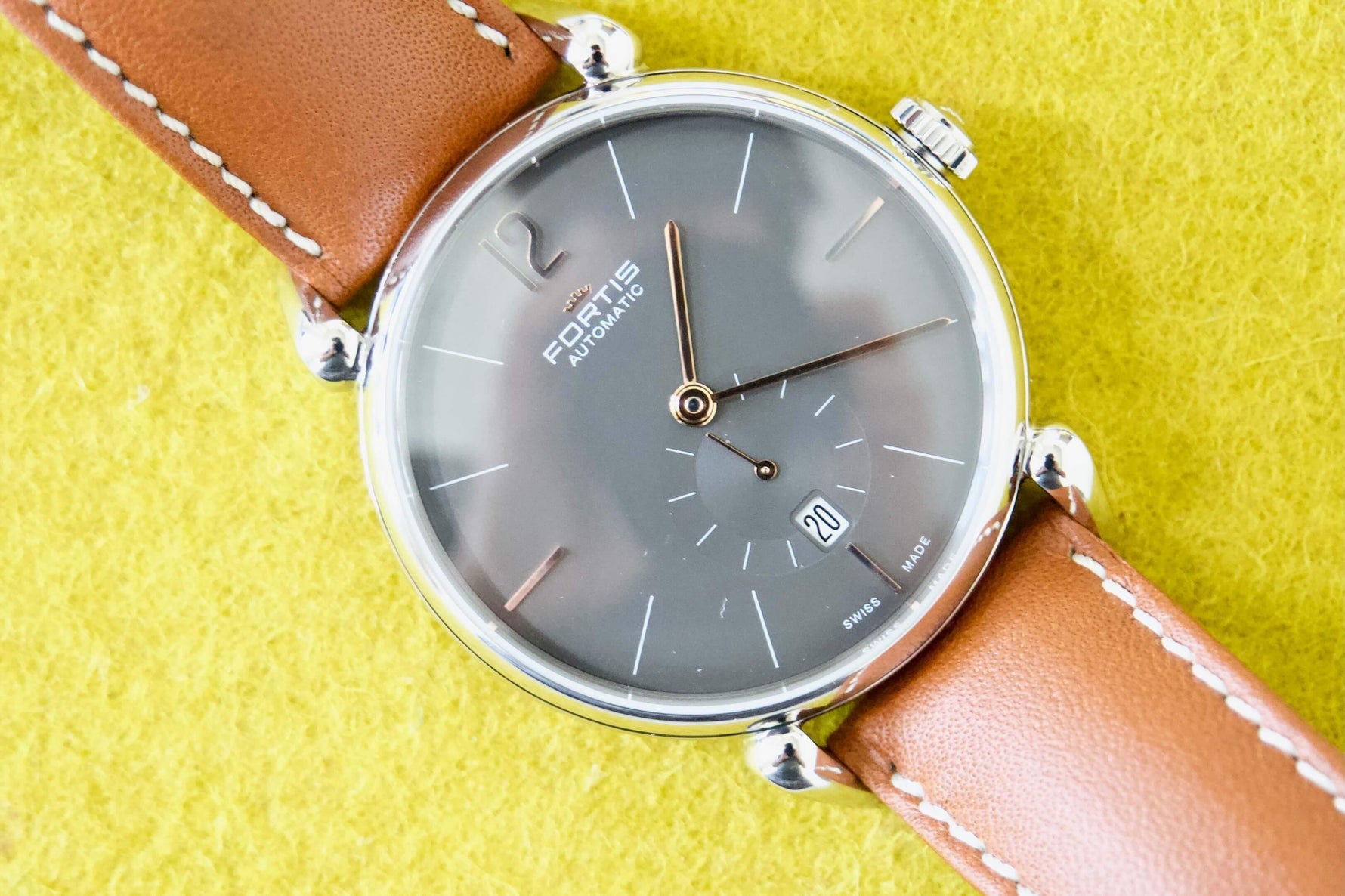 SOLD OUT: Fortis Terrestis Orchestra 40MM Classical Modern Date Automatic 900.20.165 - WearingTime Luxury Watches