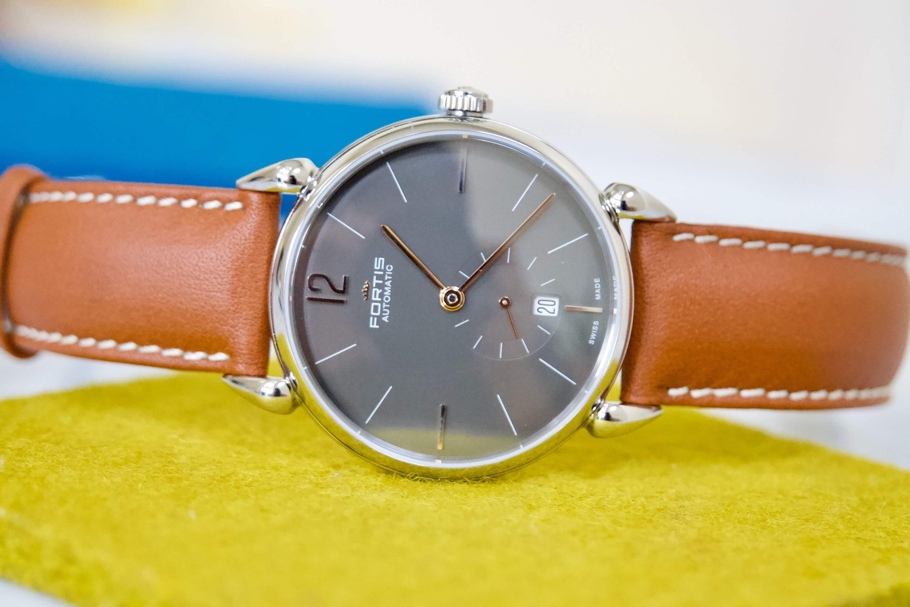 SOLD OUT: Fortis Terrestis Orchestra 40MM Classical Modern Date Automatic 900.20.165 - WearingTime Luxury Watches