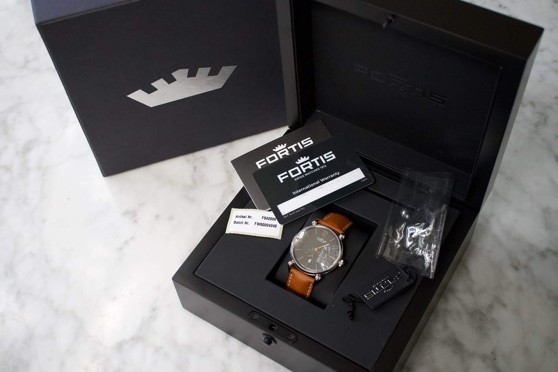 SOLD OUT: Fortis Terrestis Orchestra 40MM Classical Modern Date Automatic 900.20.165 - WearingTime Luxury Watches