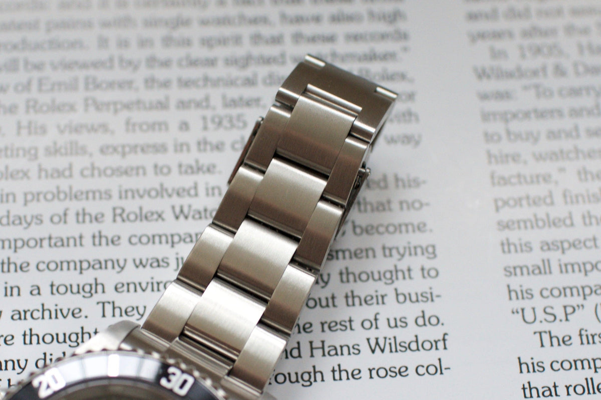 SOLDOUT: 2006 Rolex Submariner 16610 "T" - WearingTime Luxury Watches