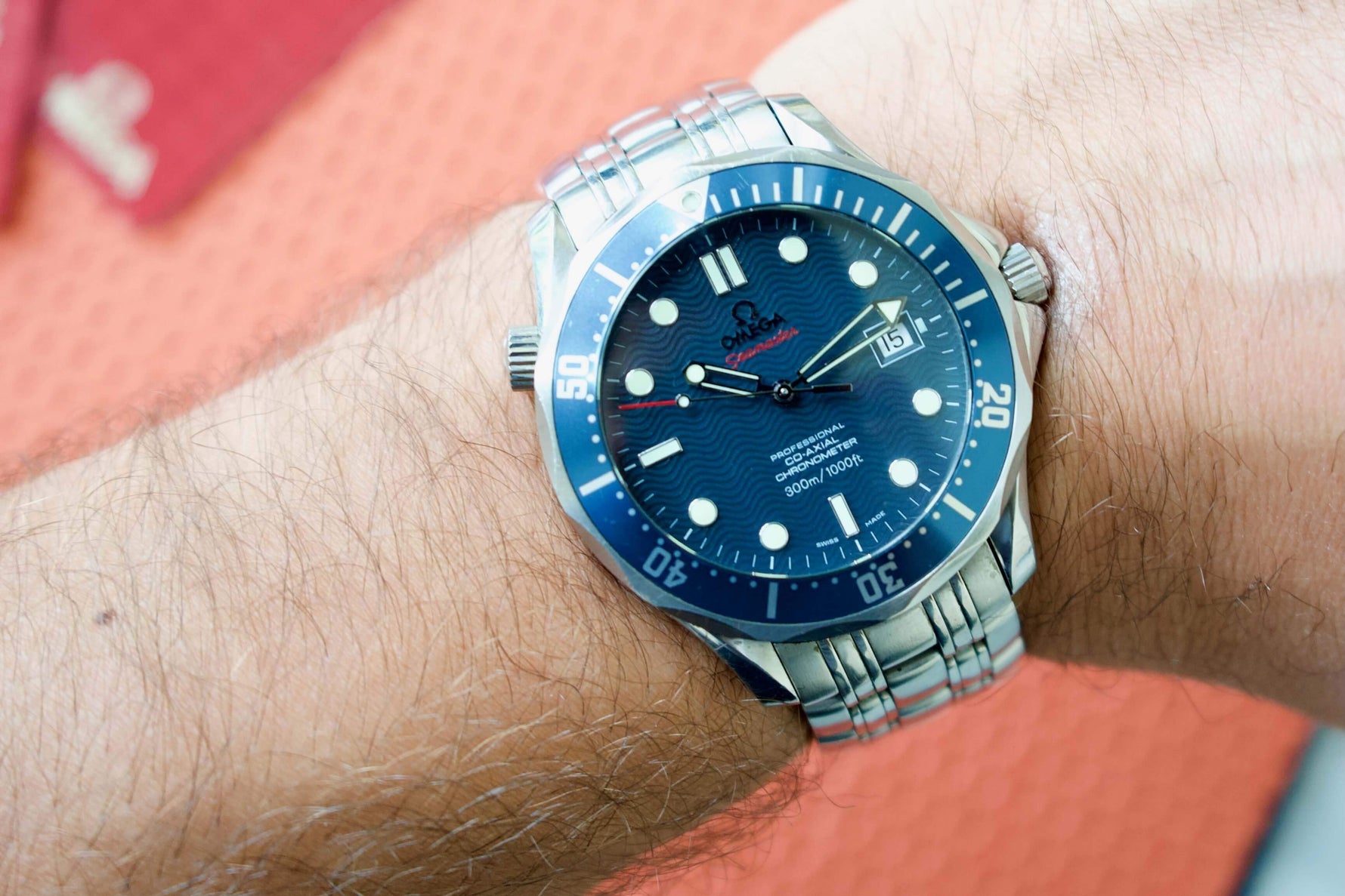 SOLDOUT: OMEGA SEAMASTER BOND 300 Co-Axial Chronometer 2220.80 Automatic WAVE Dial Box and Papers - WearingTime Luxury Watches