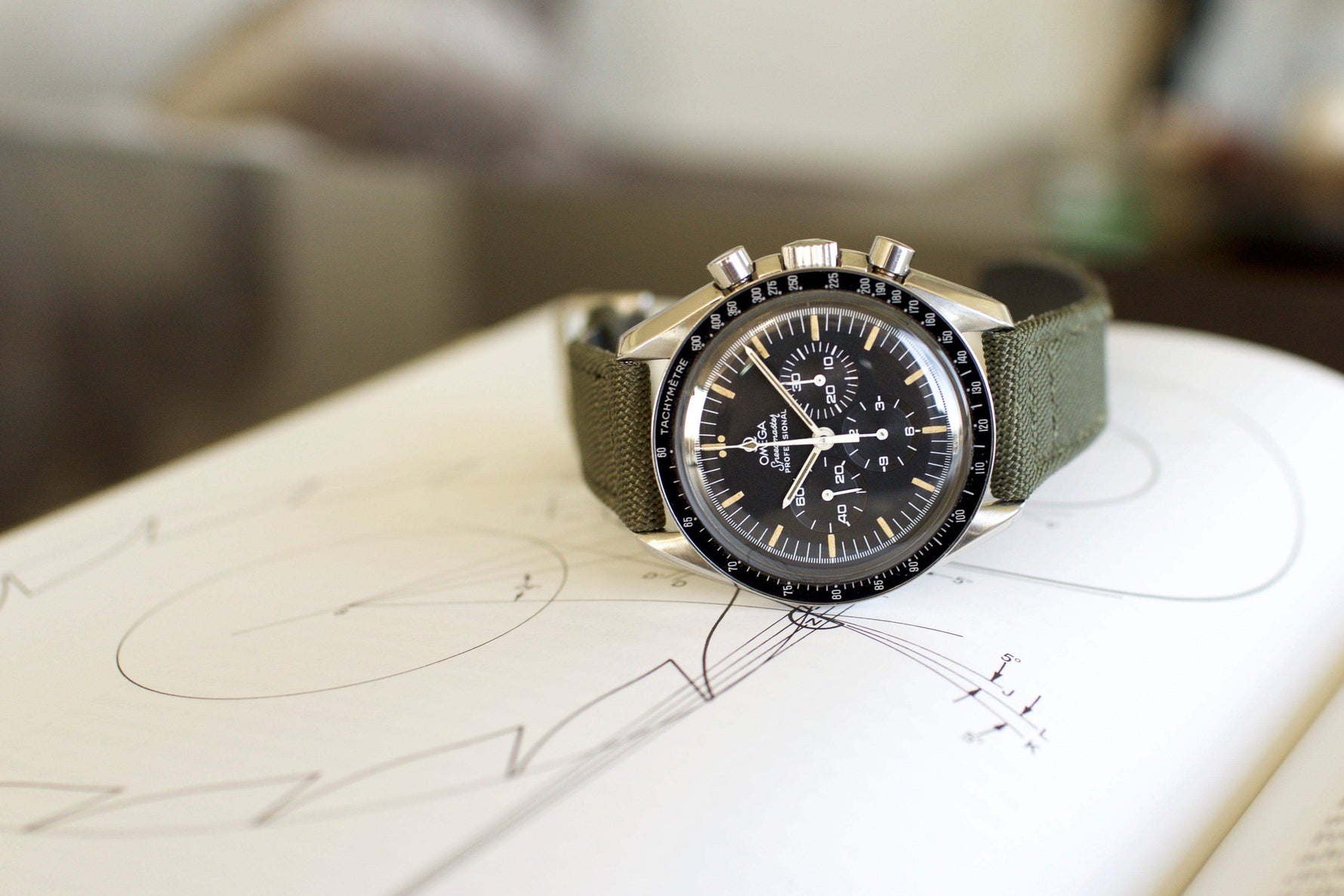 SOLDOUT: Omega SpeedMaster Pre-Moon - WearingTime Luxury Watches