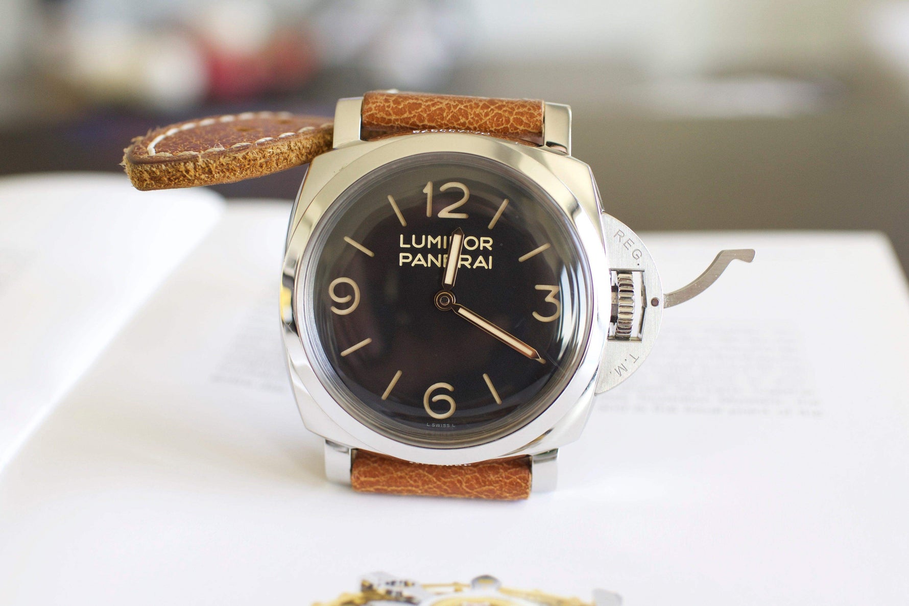 SOLDOUT: Panerai PAM 372 - WearingTime Luxury Watches