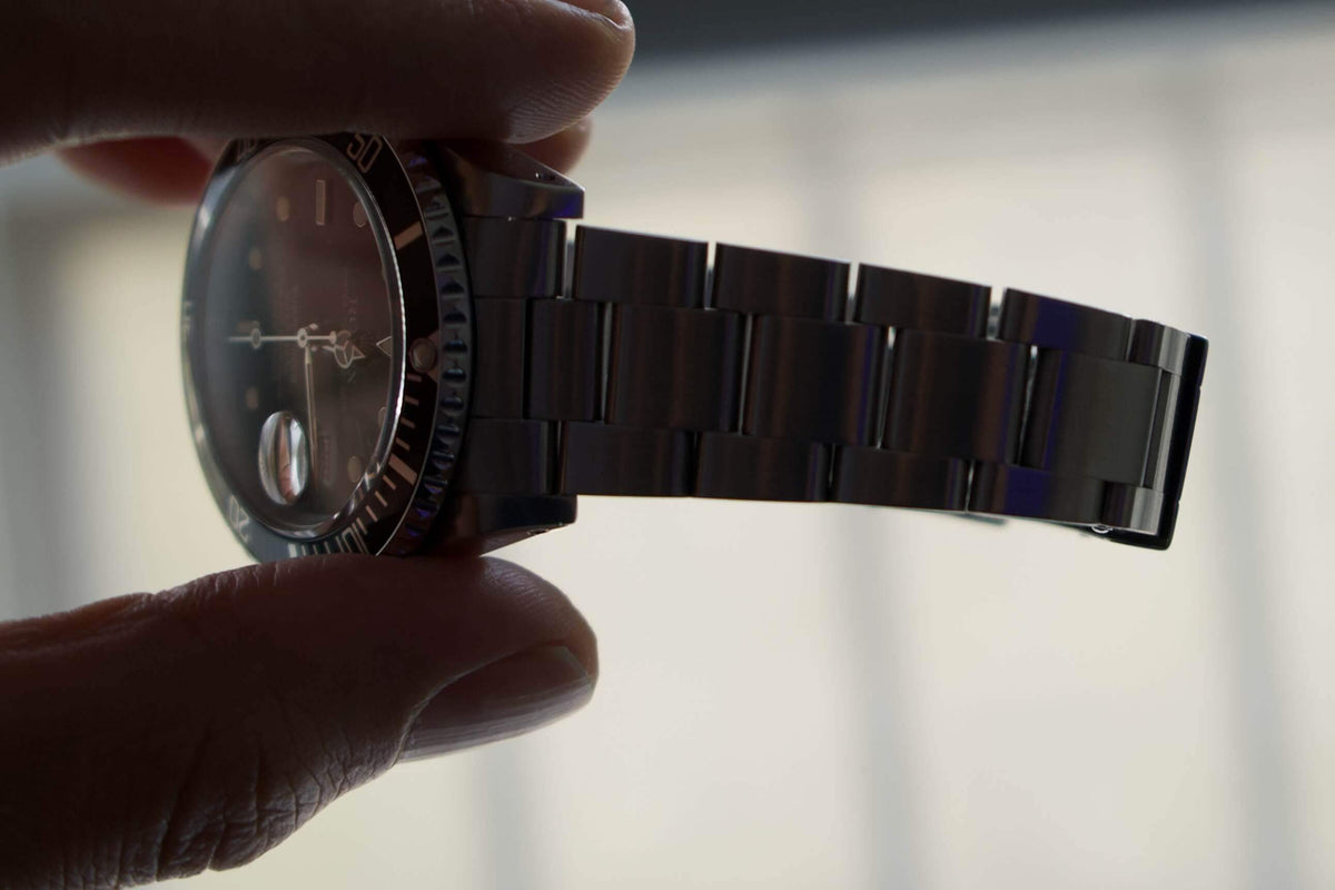 SOLDOUT: Rolex Submariner Date 16610 Mens Black Dial - WearingTime Luxury Watches